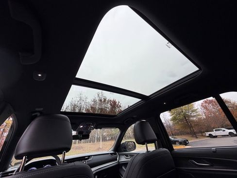 New 2025 Jeep Grand Cherokee Limited image 27