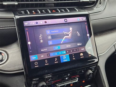 Certified 2025 Jeep Grand Cherokee Limited w/ Trailer Tow Package image 22