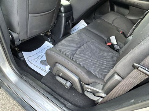 Used 2017 Dodge Journey SE w/ Flexible Seating Group FWD image 9