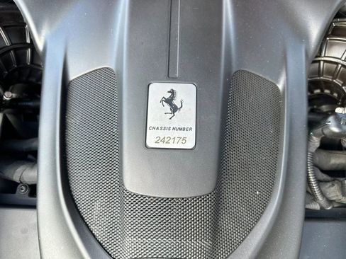 Used 2019 Ferrari Portofino image 14