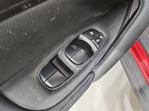 Used 2019 Nissan Rogue SV w/ Sun & Sound Touring Package AWD/4WD image 12