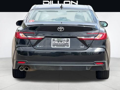 Used 2025 Toyota Camry SE FWD image 5