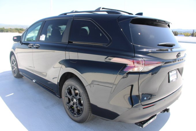 New 2026 Toyota Sienna XLE Woodland Edition AWD/4WD image 6