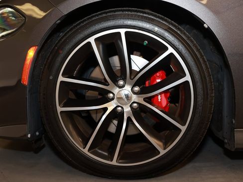 Used 2016 Dodge Charger R/T Scat Pack w/ Technology Group image 24