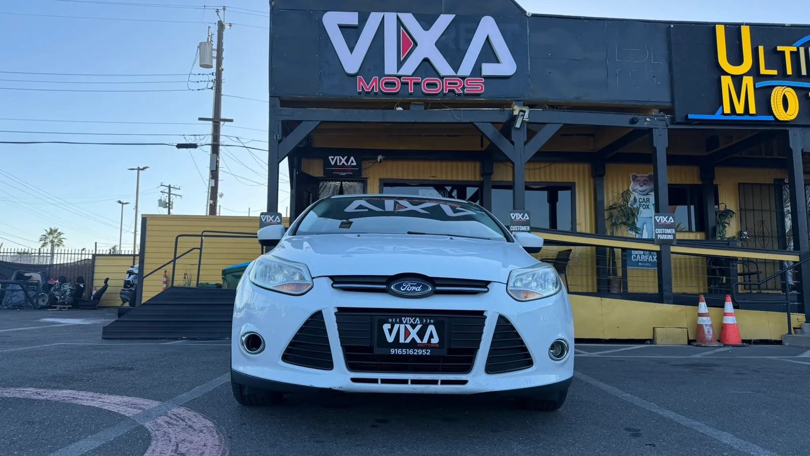 Used 2012 Ford Focus SE FWD image 2