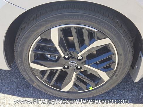 New 2025 Nissan Versa SR w/ Trunk Package image 5