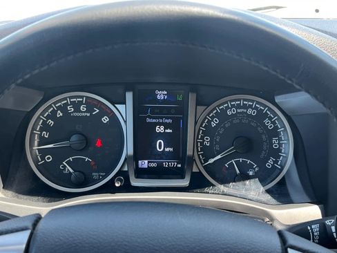 Used 2023 Toyota Tacoma SR5 AWD/4WD image 17