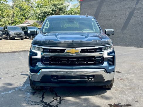 Used 2024 Chevrolet Silverado 1500 LT AWD/4WD image 2