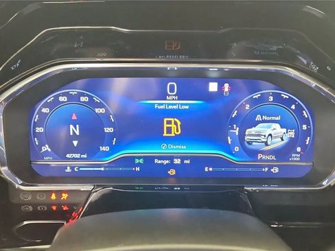 Used 2023 Chevrolet Silverado 1500 LT image 24