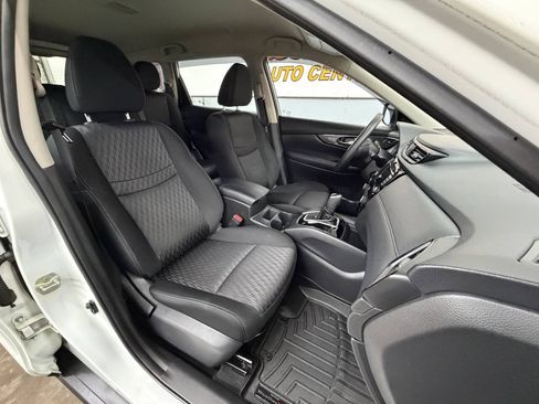 Used 2018 Nissan Rogue S AWD/4WD image 22