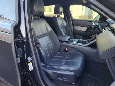 Used 2018 Land Rover Range Rover Velar R-Dynamic SE image 21