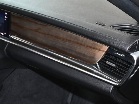 Used 2023 Porsche Panamera Platinum Edition image 58