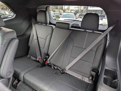 Used 2024 GMC Acadia Elevation image 33