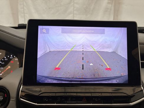 Used 2023 Jeep Compass Limited image 29