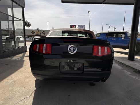 Used 2010 Ford Mustang Premium image 7