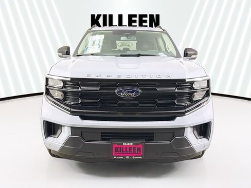 New 2026 Ford Expedition Active image 2