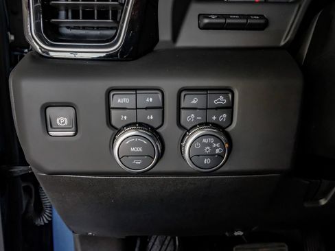 Used 2025 GMC Sierra 2500 Denali Ultimate AWD/4WD image 27