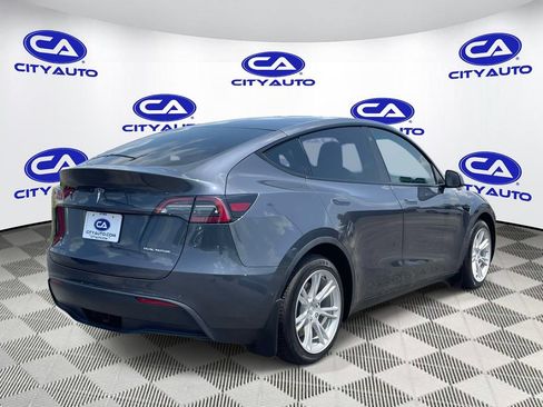Used 2021 Tesla Model Y Long Range AWD/4WD image 3