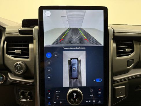 Used 2024 Ford Expedition Max Platinum image 23