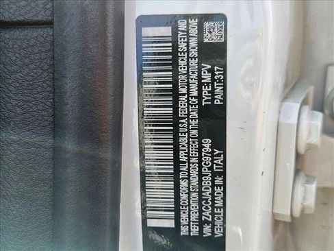 Used 2018 Jeep Renegade Limited w/ UConnect 8.4 Nav Group image 15