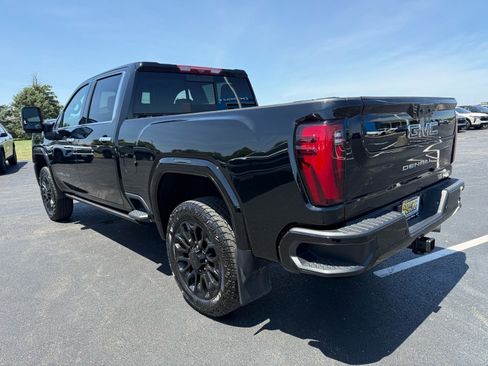 Used 2024 GMC Sierra 2500 Denali Ultimate AWD/4WD image 3