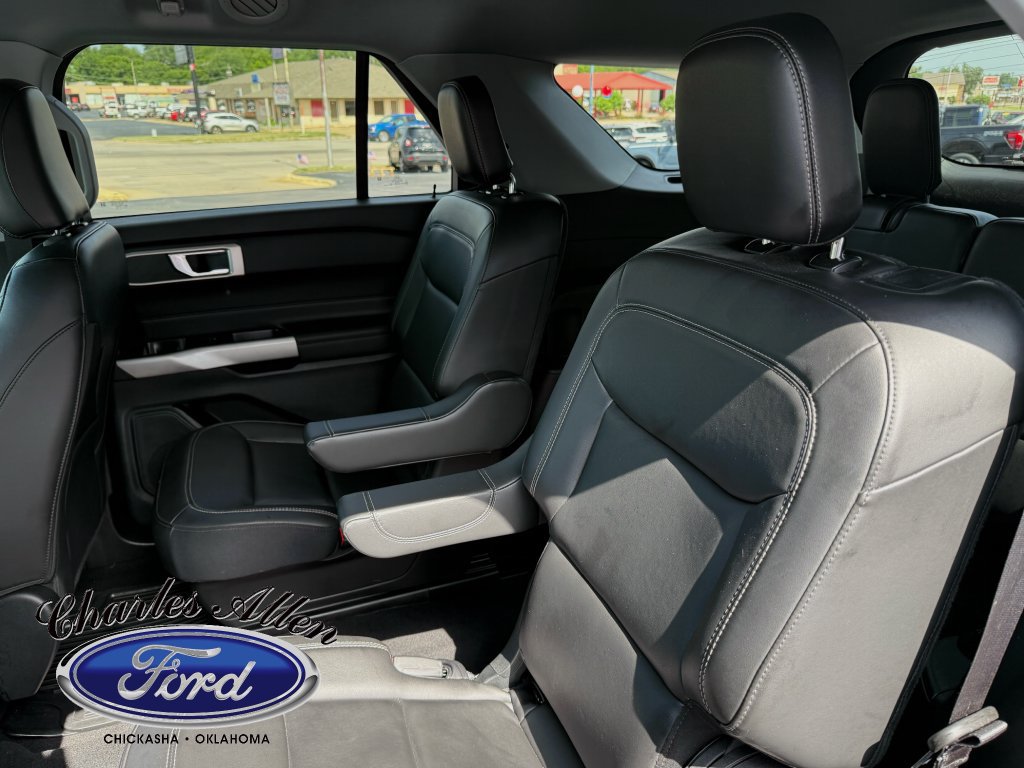 Used 2024 Ford Explorer XLT w/ Equipment Group 202A RWD image 15