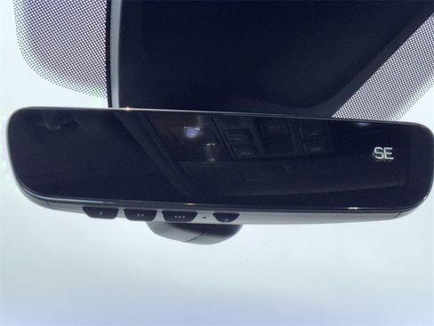 Used 2022 Volkswagen Tiguan SE R-Line image 20