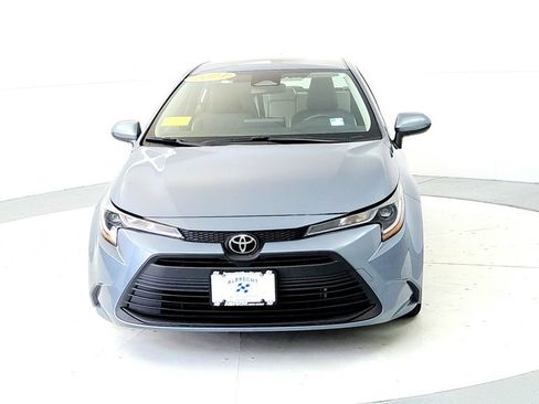 Used 2023 Toyota Corolla LE w/ Carpet Mat Package (TMS) FWD image 8