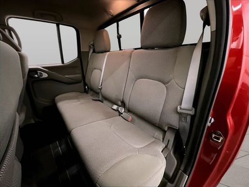 Used 2015 Nissan Frontier SV AWD/4WD image 25