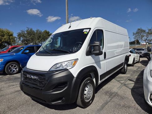 Used 2023 RAM ProMaster 2500 image 4