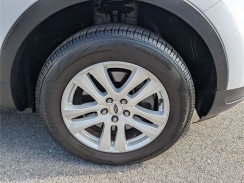 Used 2019 Ford Explorer XLT w/ Equipment Group 201A AWD/4WD image 9
