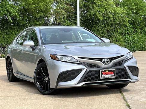 Used 2024 Toyota Camry XSE FWD image 2