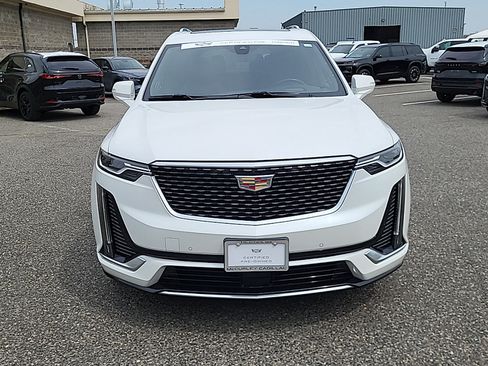 Used 2024 Cadillac XT6 Premium Luxury w/ Technology Package AWD/4WD image 2
