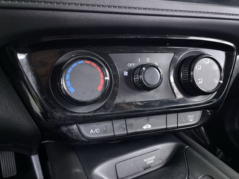 Used 2021 Honda HR-V LX image 16