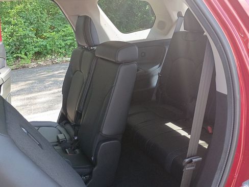 Used 2024 Honda Pilot Touring image 14