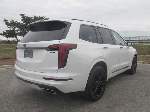 Used 2023 Cadillac XT6 Premium Luxury w/ Technology Package image 16