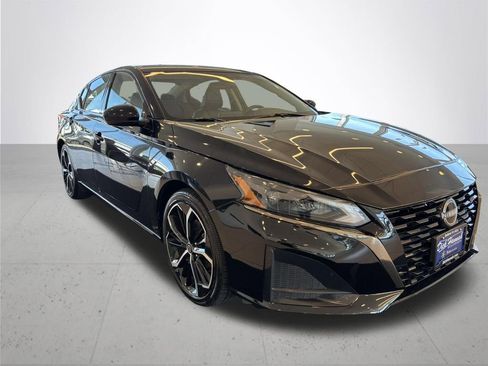 Used 2024 Nissan Altima 2.5 SR FWD image 5
