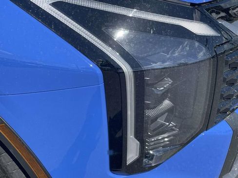 New 2026 Kia Sportage EX FWD image 7