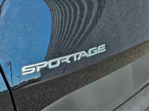 Used 2023 Kia Sportage LX AWD/4WD image 9
