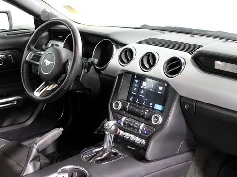Used 2017 Ford Mustang Premium image 11