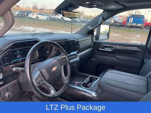Used 2024 Chevrolet Silverado 3500 LTZ w/ LTZ Plus Package image 7
