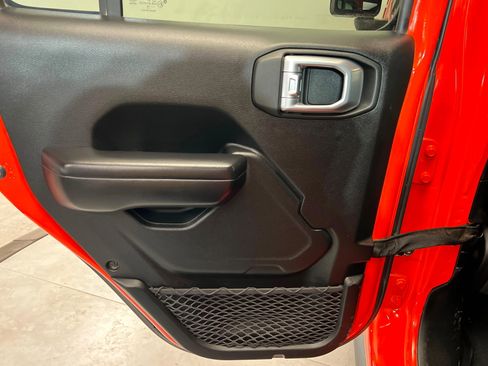 Used 2019 Jeep Wrangler Unlimited Rubicon image 18