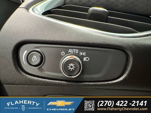 Used 2021 Chevrolet Malibu LT FWD image 22