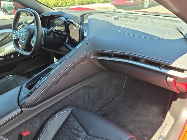 Used 2022 Chevrolet Corvette Stingray Preferred Cpe w/ Z51 Performance Package RWD image 29