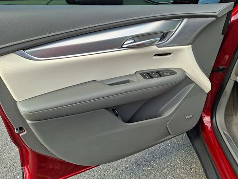 Used 2022 Cadillac XT5 Premium Luxury FWD image 12