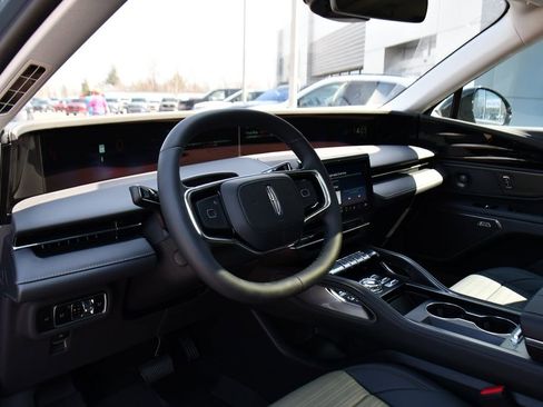 New 2026 Lincoln Nautilus Reserve w/ Jet Appearance Package AWD/4WD image 11