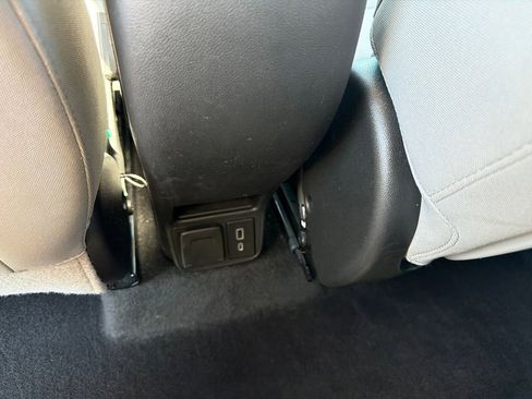 Used 2021 Chevrolet TrailBlazer LT w/ Convenience Package FWD image 12