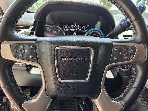 Used 2017 GMC Yukon Denali RWD image 11