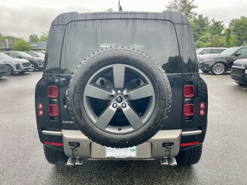 Certified 2025 Land Rover Defender 110 X-Dynamic SE AWD/4WD image 6