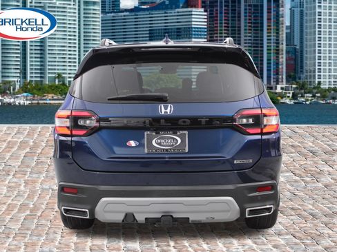 Used 2023 Honda Pilot Touring image 4